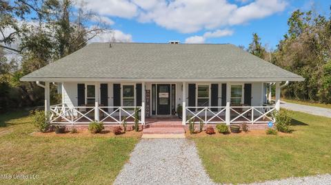 1579 E Second St, Pass Christian, MS 39571 photo 1