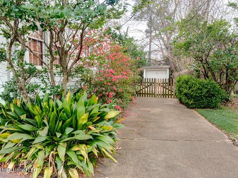 1205 Rosehill Cir, Jackson, MS 39202 photo 3