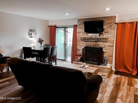 251 Highpoint Dr, Diamondhead, MS 39525 photo 3