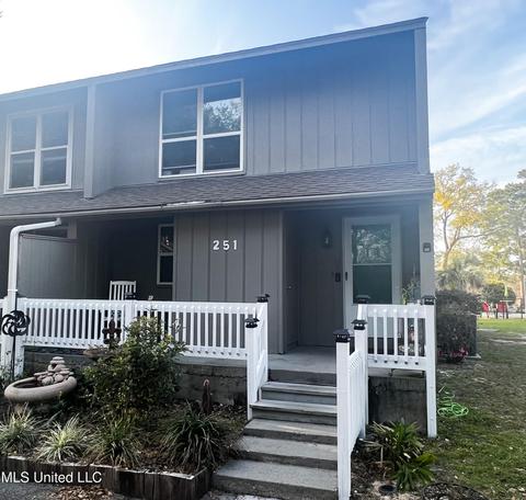 251 Highpoint Dr, Diamondhead, MS 39525 photo 1