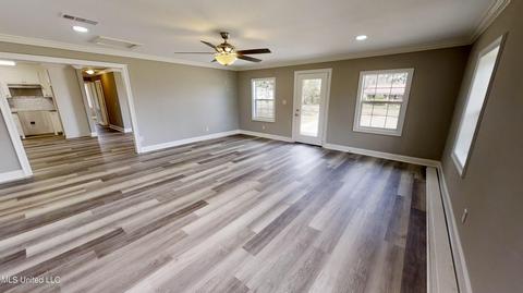 104 NE Colonial Dr, Magee, MS 39111 photo 3