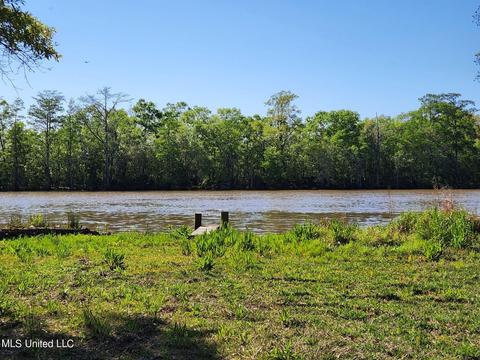 3401 Lockard Rd, Moss Point, MS 39562 photo 1