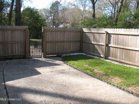 4043 Hawthorn Dr, Jackson, MS 39206 photo 10