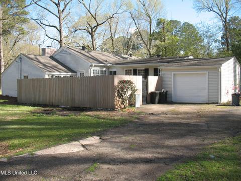 4043 Hawthorn Dr, Jackson, MS 39206 photo 4
