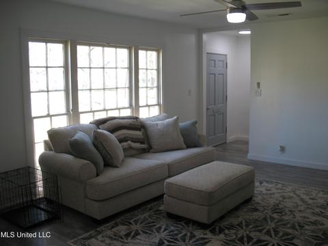 4043 Hawthorn Dr, Jackson, MS 39206 photo 12
