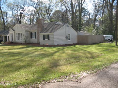 4043 Hawthorn Dr, Jackson, MS 39206 photo 3