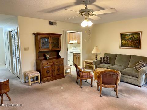405 Highpoint Dr, Diamondhead, MS 39525 photo 4