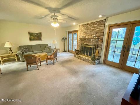 405 Highpoint Dr, Diamondhead, MS 39525 photo 3