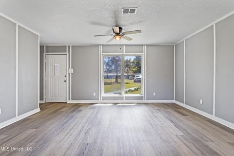 7517 Carter Rd, Moss Point, MS 39562 photo 3