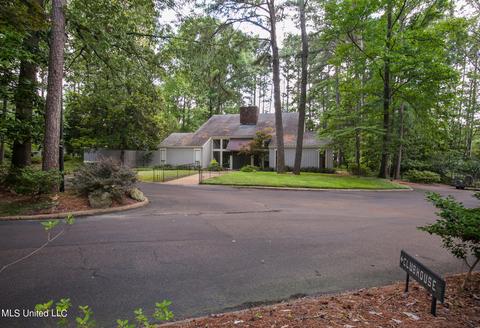 27 Eastbrooke St, Jackson, MS 39216 photo 2