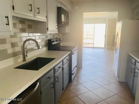274 Highpoint Dr, Diamondhead, MS 39525 photo 5