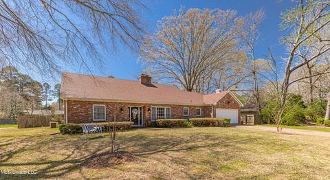 6213 Winthrop Cir, Jackson, MS 39206 photo 2