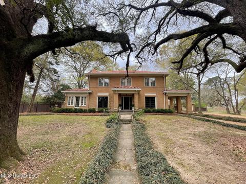 1334 E Peace St, Canton, MS 39046 photo 2