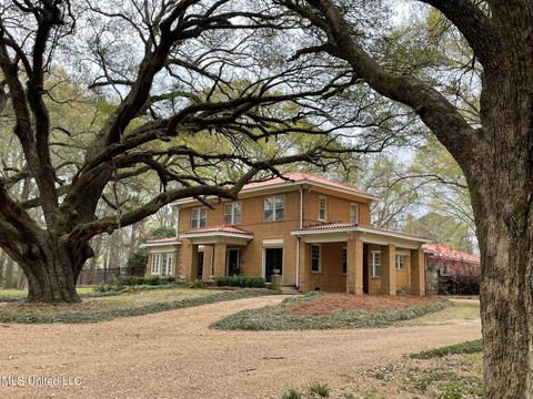 1334 E Peace St, Canton, MS 39046 photo 1