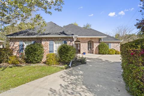 640 Koula Dr, Diamondhead, MS 39525 photo 1