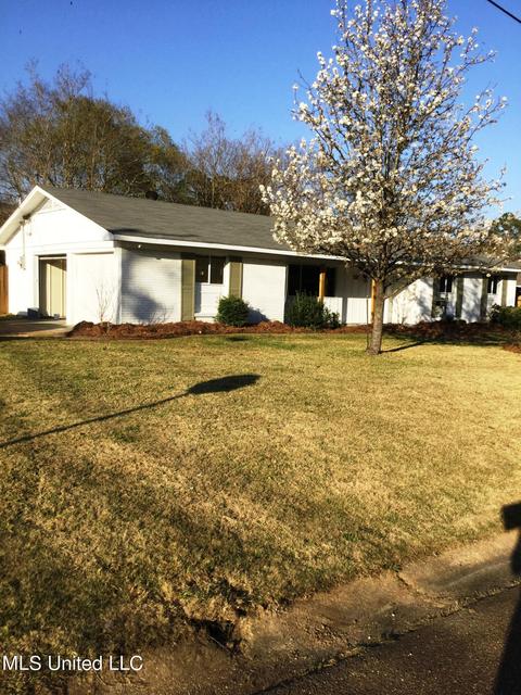 1308 Winterview Dr, Jackson, MS 39211 photo 2