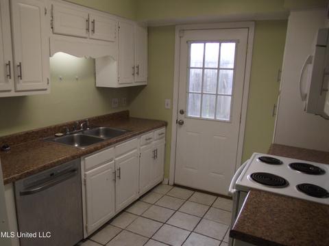 1101 Jamestown Way, Jackson, MS 39211 photo 4