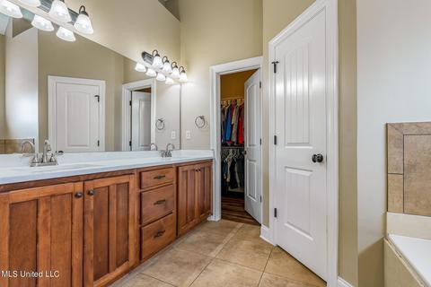 1667 Farindale Cv, Nesbit, MS 38651 photo 16