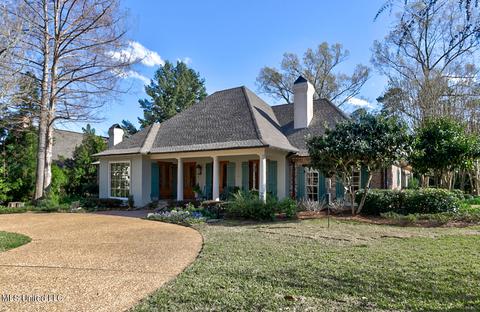 1 Pierce Cv, Jackson, MS 39211 photo 4