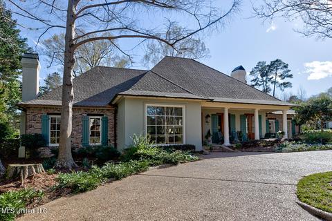 1 Pierce Cv, Jackson, MS 39211 photo 2
