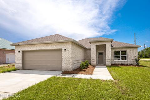 1817 E Amar, Gautier, MS 39553 photo 2