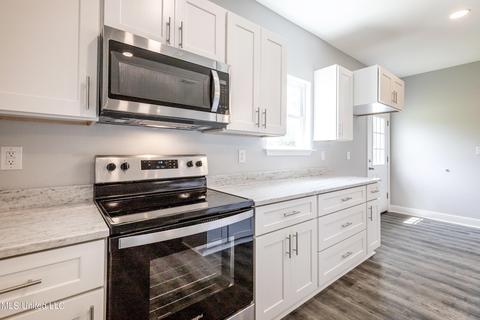 1817 E Amar, Gautier, MS 39553 photo 23