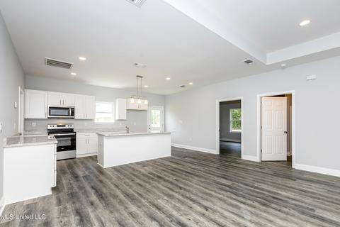 1817 E Amar, Gautier, MS 39553 photo 15