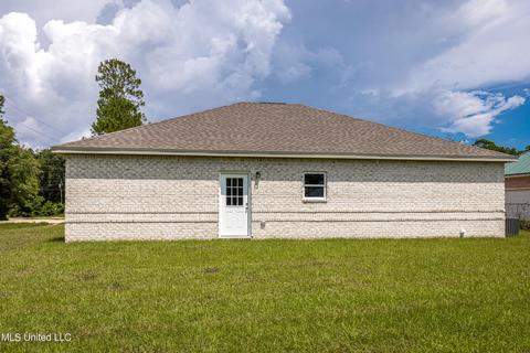 1817 E Amar, Gautier, MS 39553 photo 9