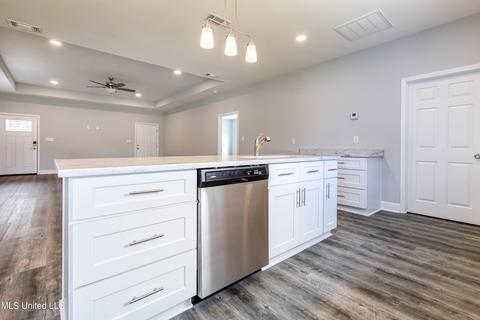 1817 E Amar, Gautier, MS 39553 photo 22