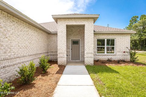 1817 E Amar, Gautier, MS 39553 photo 4