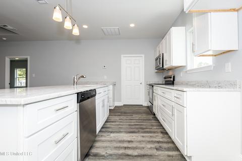 1817 E Amar, Gautier, MS 39553 photo 20