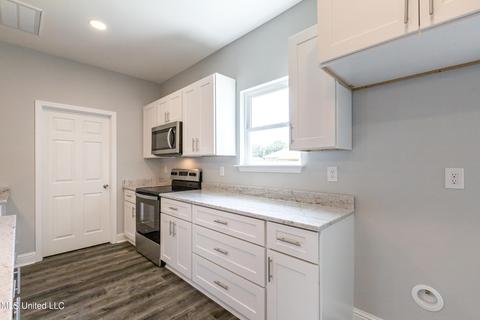 1817 E Amar, Gautier, MS 39553 photo 21