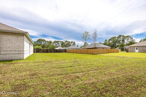 1817 E Amar, Gautier, MS 39553 photo 6