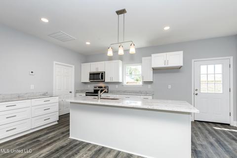 1817 E Amar, Gautier, MS 39553 photo 17