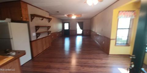 815 N Maple St, D'lo, MS 39062 photo 4