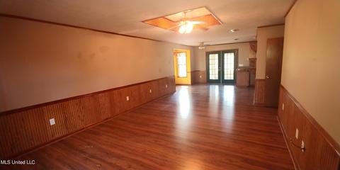 815 N Maple St, D'lo, MS 39062 photo 3
