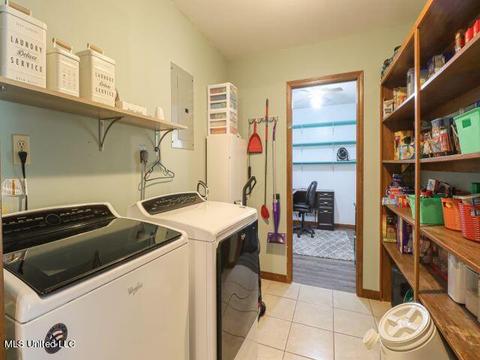 18231 Bert Dedeaux Rd, Saucier, MS 39574 photo 9