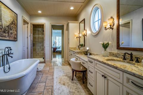 6053 Fleur De Lis E, Olive Branch, MS 38654 photo 26