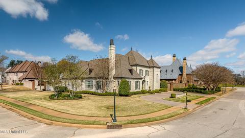 6053 Fleur De Lis E, Olive Branch, MS 38654 photo 3