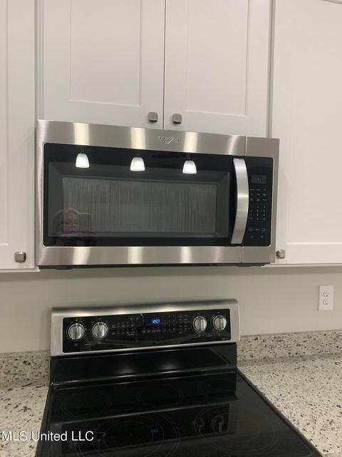 734 Waters View Dr, Biloxi, MS 39532 photo 8
