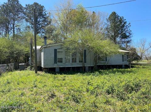 2 Whitney Dr, Wiggins, MS 39577 photo 1
