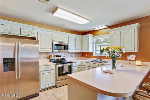 110 Cedar Cir, Brandon, MS 39047 photo 9