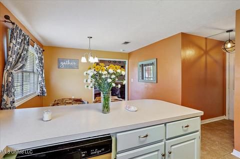 110 Cedar Cir, Brandon, MS 39047 photo 10
