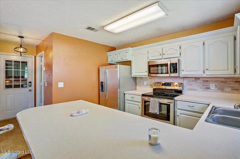 110 Cedar Cir, Brandon, MS 39047 photo 12