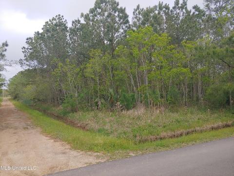 23 Rd Ave, Bay Saint Louis, MS 39520
