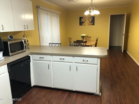 5151 Parkway Dr, Jackson, MS 39211 photo 7