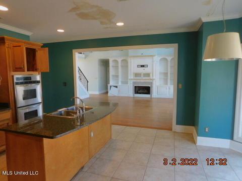 8302 Westbrook Dr, Olive Branch, MS 38654 photo 9