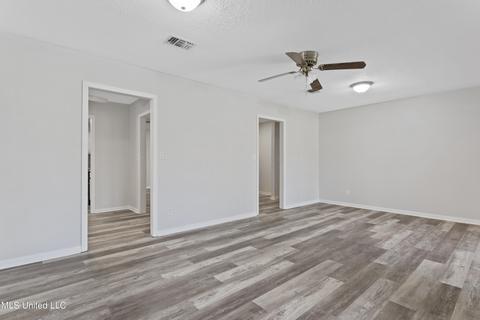 5579 E Diamondhead Dr, Diamondhead, MS 39525 photo 9