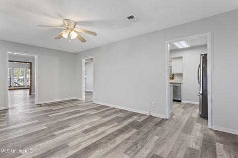 5579 E Diamondhead Dr, Diamondhead, MS 39525 photo 11