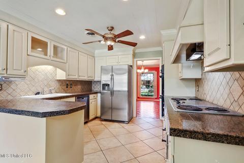 5495 Briarfield Rd, Jackson, MS 39211 photo 9